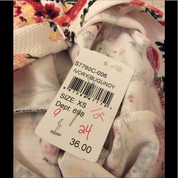 LUSH XS FLORAL DESIGN TEXTURED A LINE SKIRT NWT - Picture 2 of 4